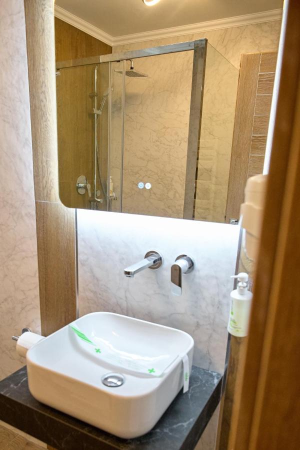 רימניקו סראט Hotel Eden מראה חיצוני תמונה