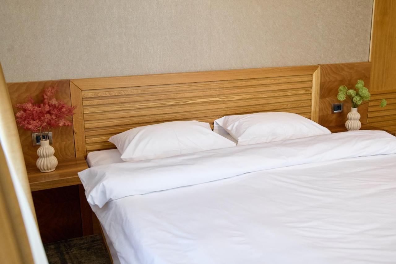 רימניקו סראט Hotel Eden מראה חיצוני תמונה