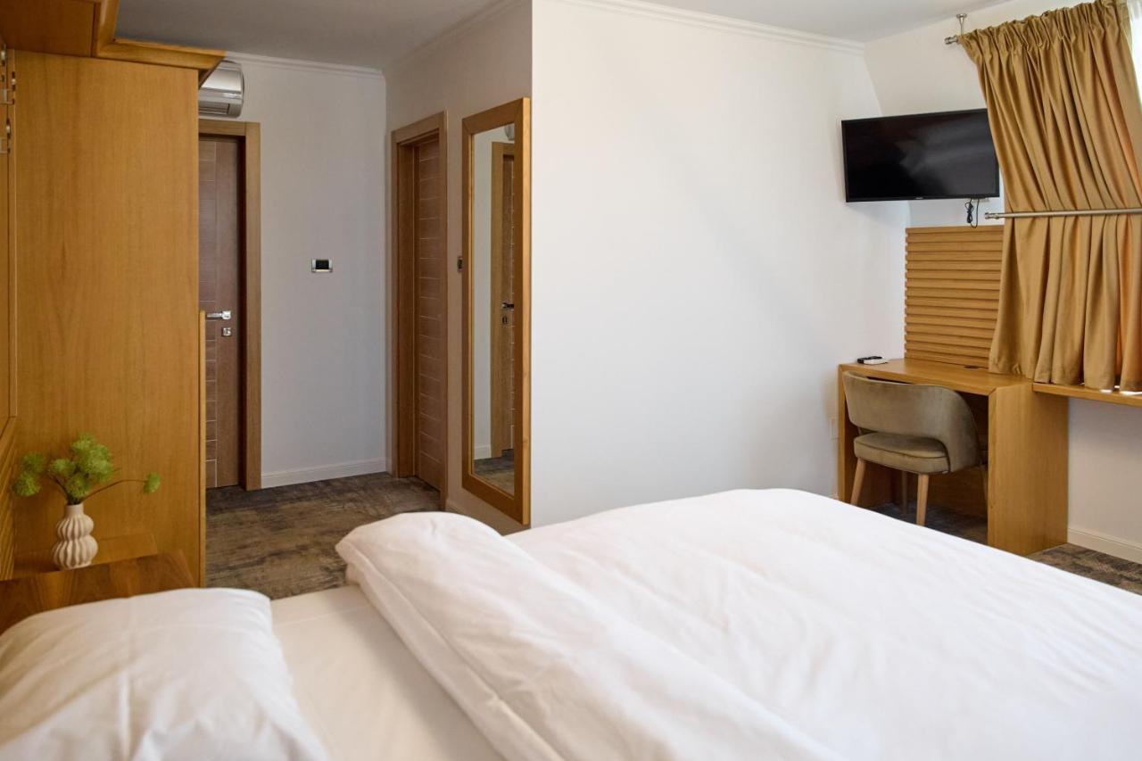 רימניקו סראט Hotel Eden מראה חיצוני תמונה