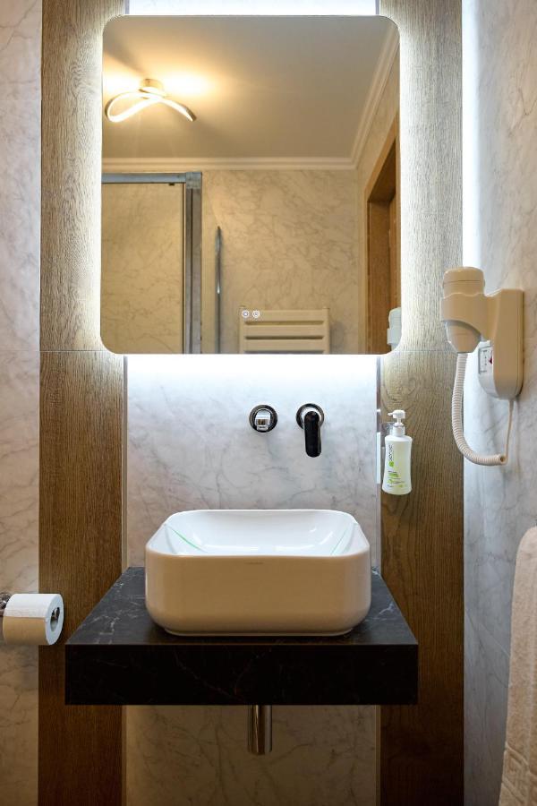 רימניקו סראט Hotel Eden מראה חיצוני תמונה